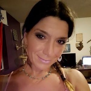 Meet your Posher, Adrienne lynn